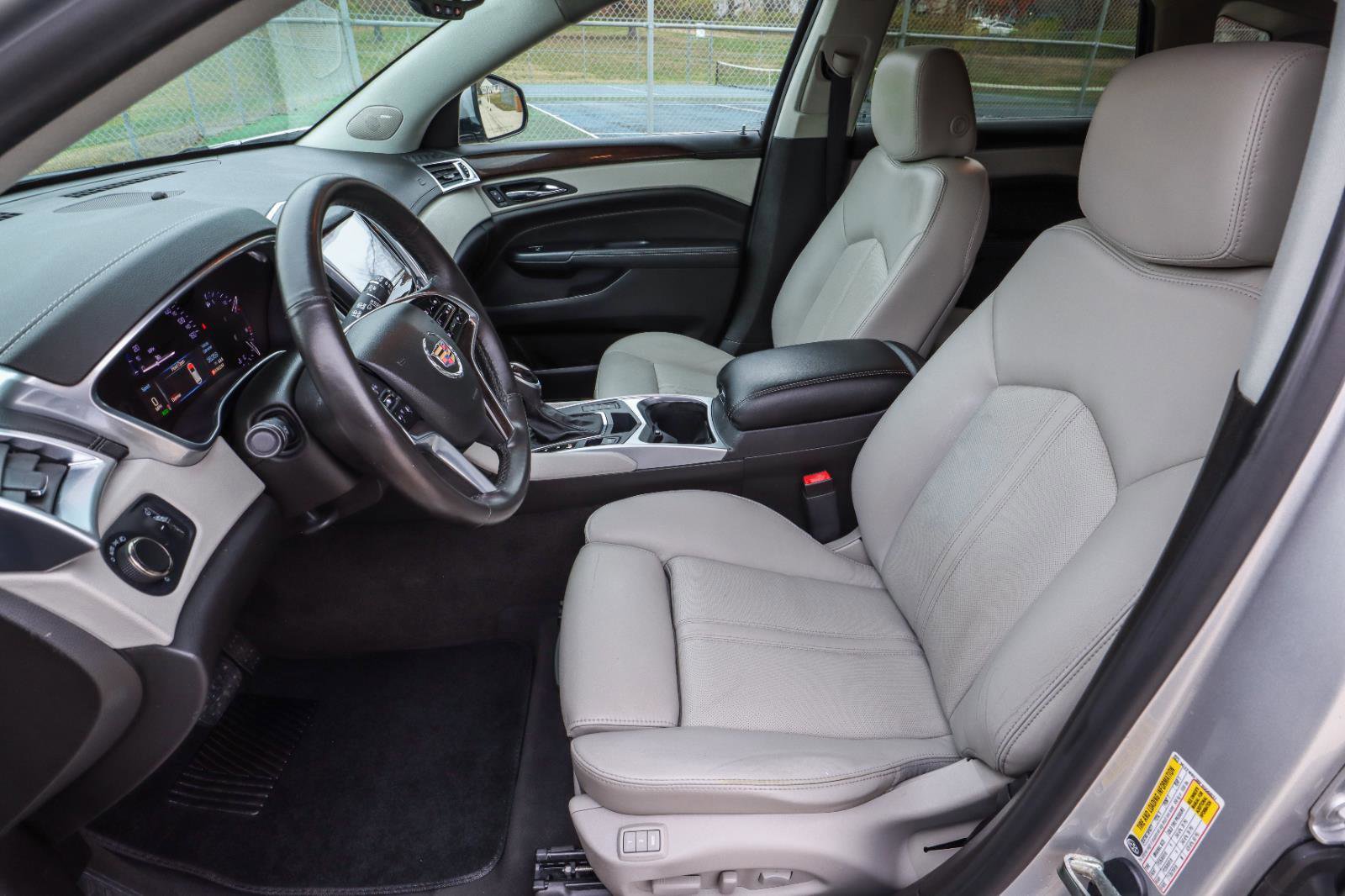 Used 2015 Cadillac SRX Luxury image 33