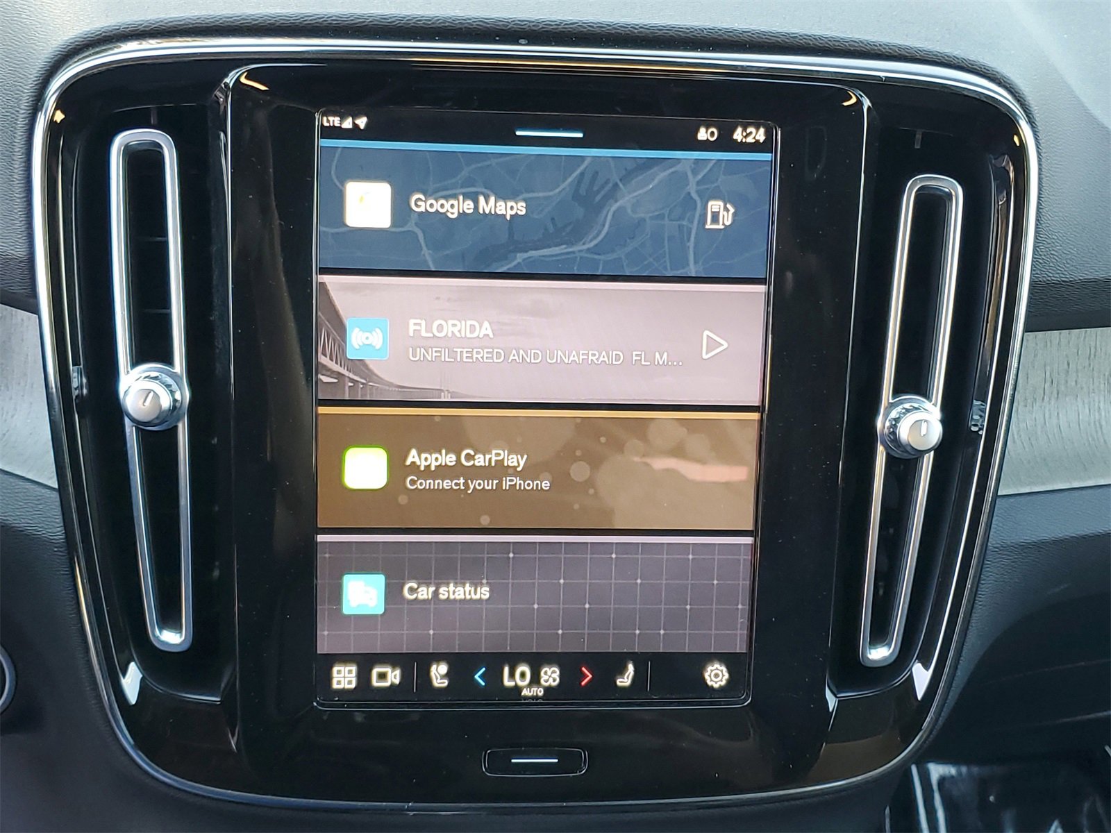 Used 2023 Volvo XC40 B5 Plus w/ Driver Assist Package image 17