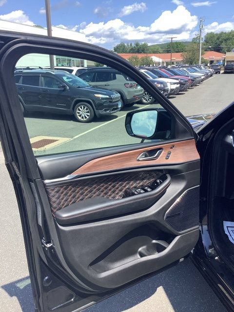 Certified 2023 Jeep Grand Cherokee Summit AWD/4WD image 20