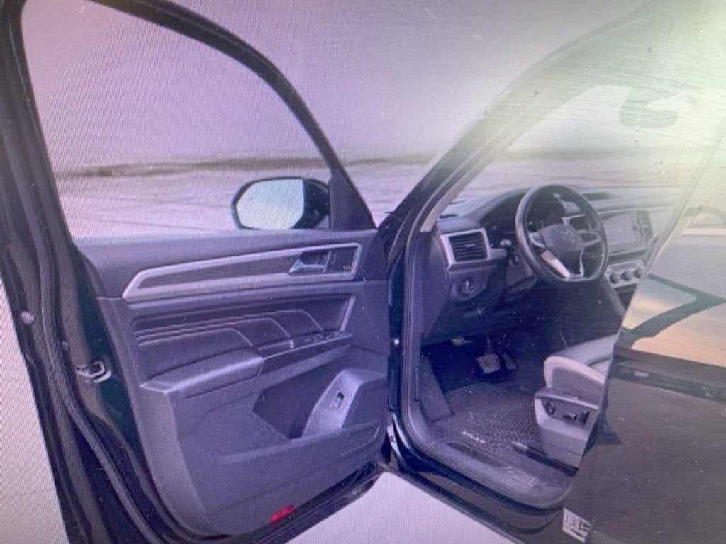 Used 2021 Volkswagen Atlas SEL Premium image 14