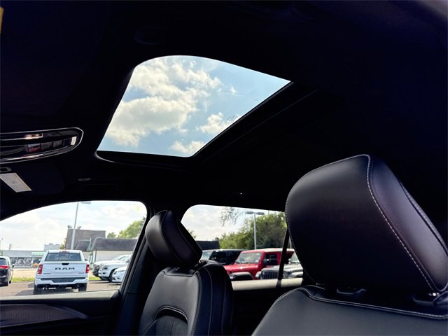 New 2025 Jeep Grand Cherokee L Altitude image 4