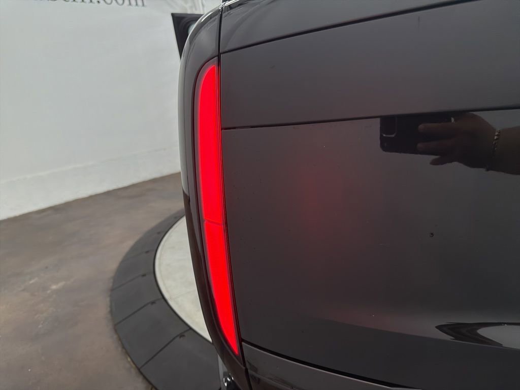 Used 2025 Land Rover Range Rover Long Wheelbase SE image 11