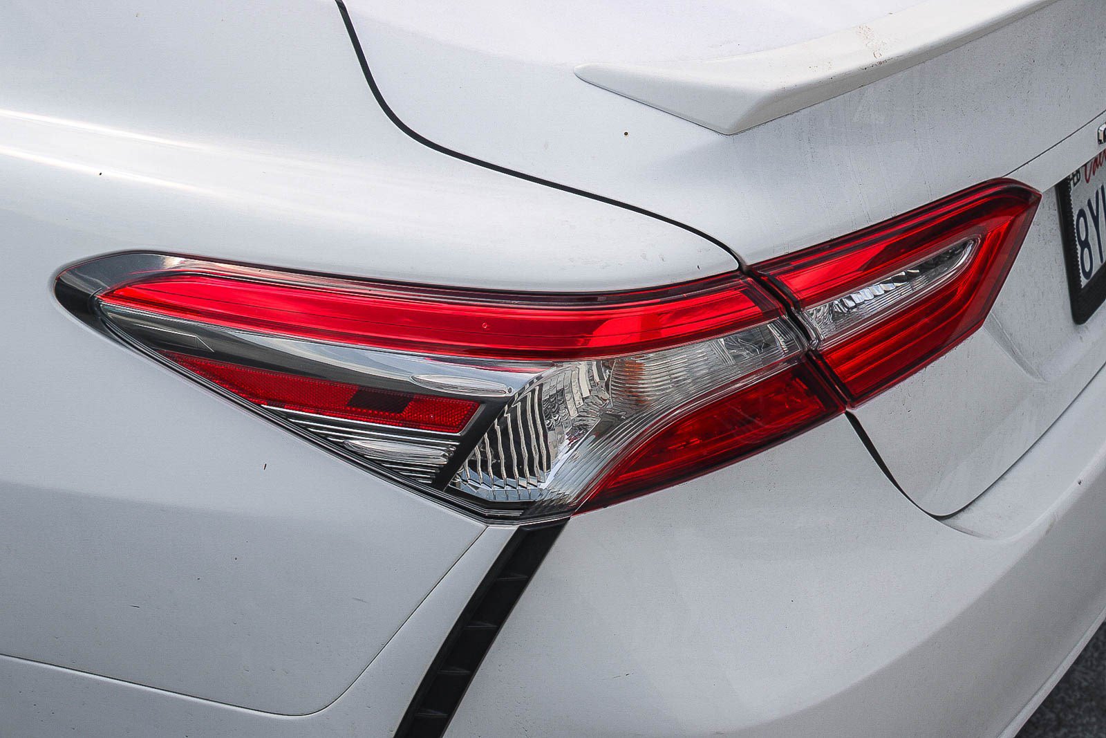 Used 2018 Toyota Camry SE w/ Moonroof Package FWD image 11