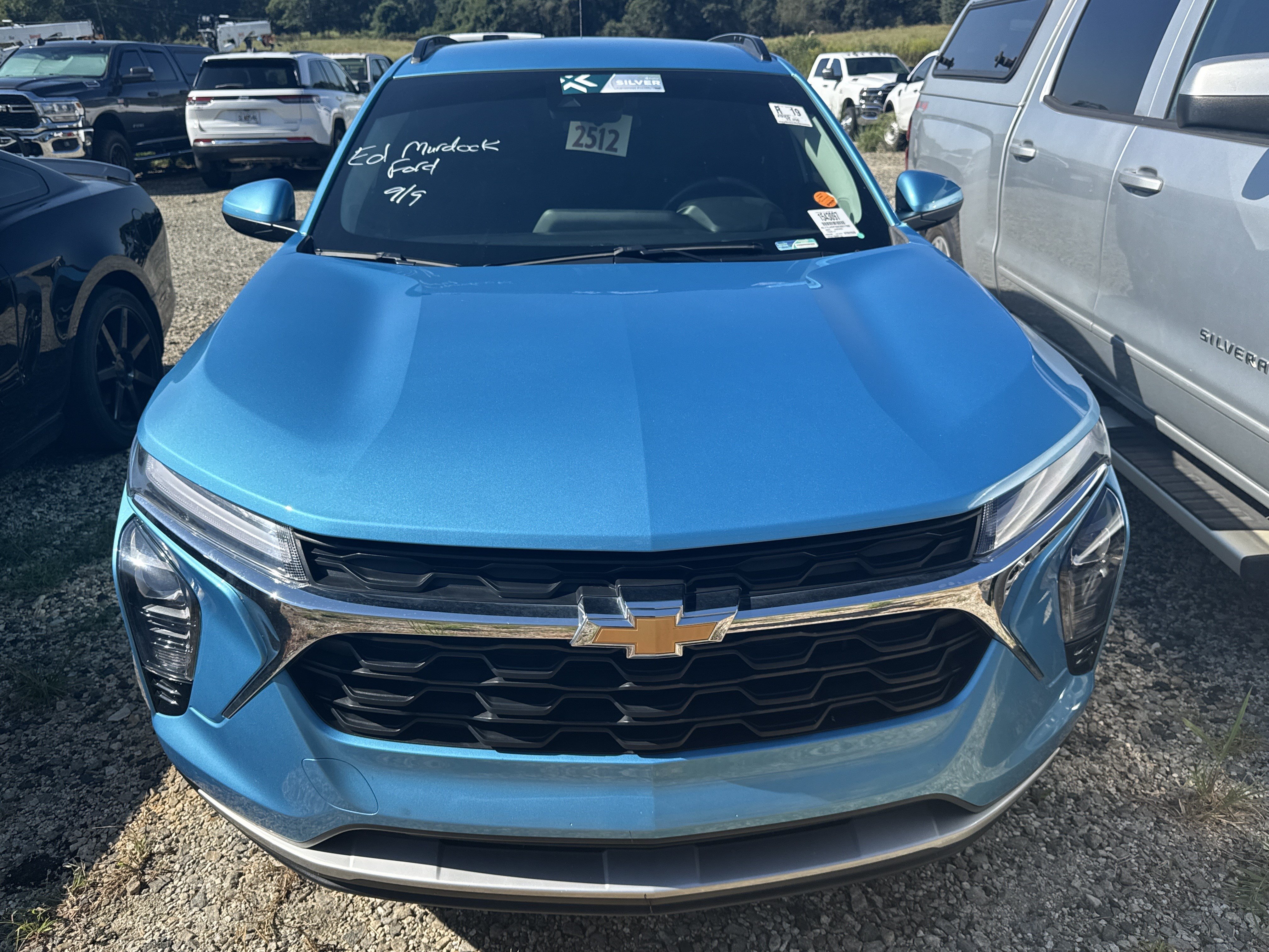 Used 2025 Chevrolet Trax LT w/ Driver Confidence Package FWD image 2
