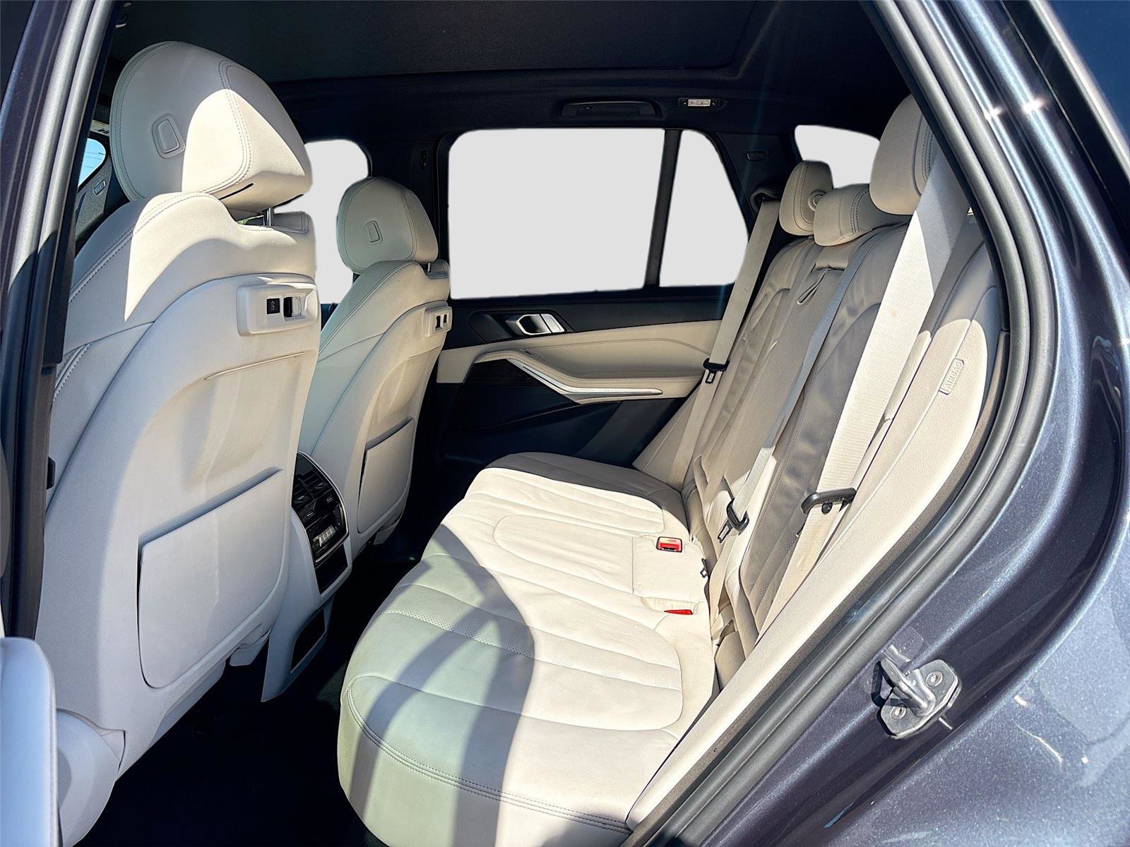 Used 2020 BMW X5 xDrive40i w/ Premium Package image 27