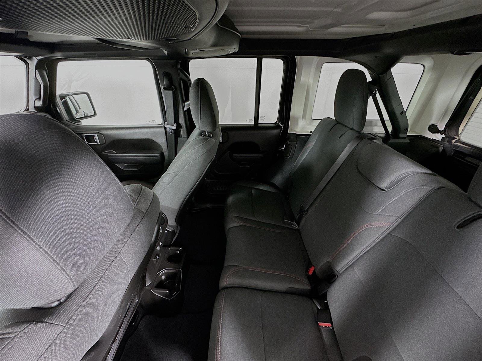 Used 2025 Jeep Wrangler Unlimited Rubicon image 11