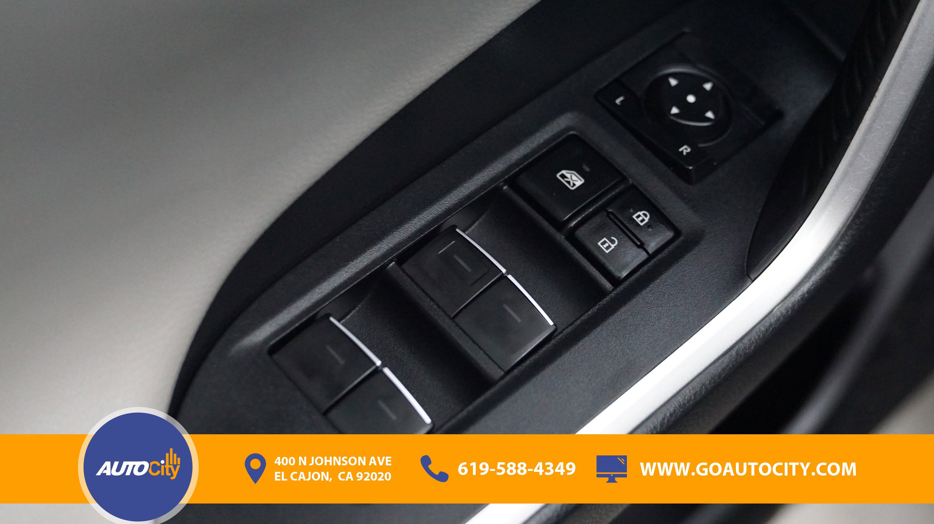 Used 2022 Toyota RAV4 Limited FWD image 17