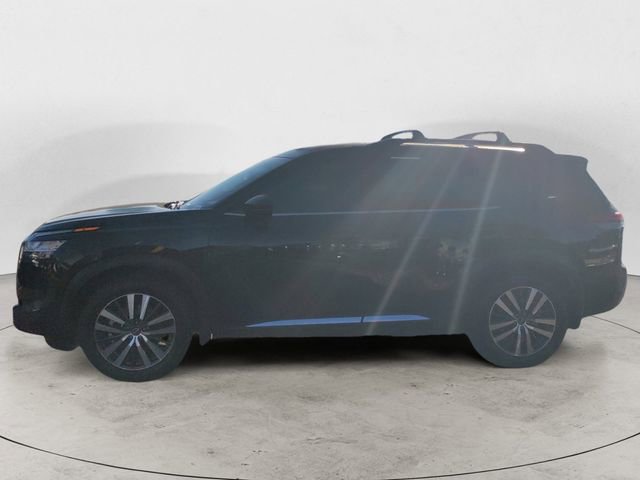 Used 2022 Nissan Pathfinder Platinum w/ Cargo Package image 2