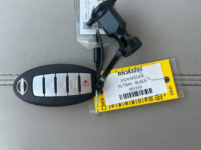 Used 2024 Nissan Altima 2.5 SV FWD image 42