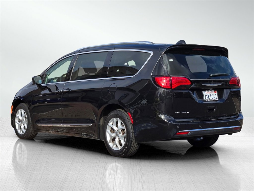 Used 2017 Chrysler Pacifica Touring-L Plus w/ Advanced Safetytec Group image 6