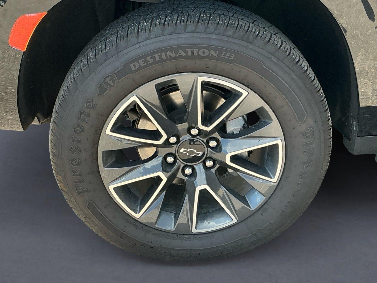 Used 2024 Chevrolet Tahoe Z71 w/ Luxury Package AWD/4WD image 9