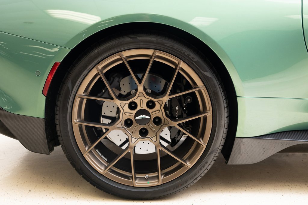 Used 2025 Aston Martin Vanquish image 44
