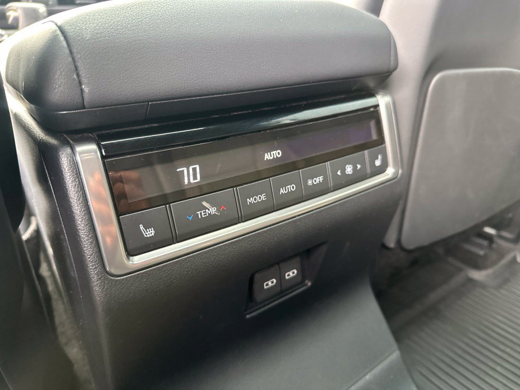 Used 2024 Lexus GX 550 w/ Accessory Package (Z1) AWD/4WD image 25