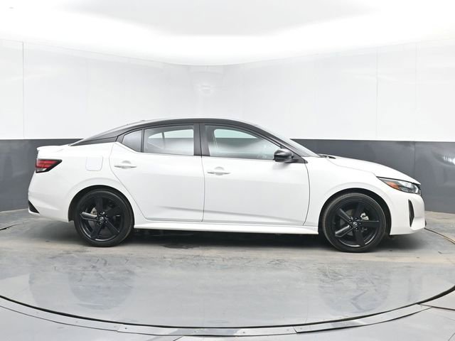 Used 2024 Nissan Sentra SR w/ Lighting Package FWD image 11