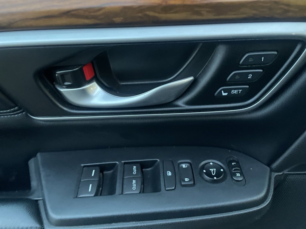 Used 2018 Honda CR-V Touring image 19