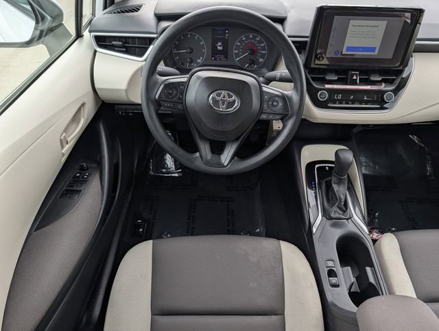 Used 2025 Toyota Corolla LE image 12