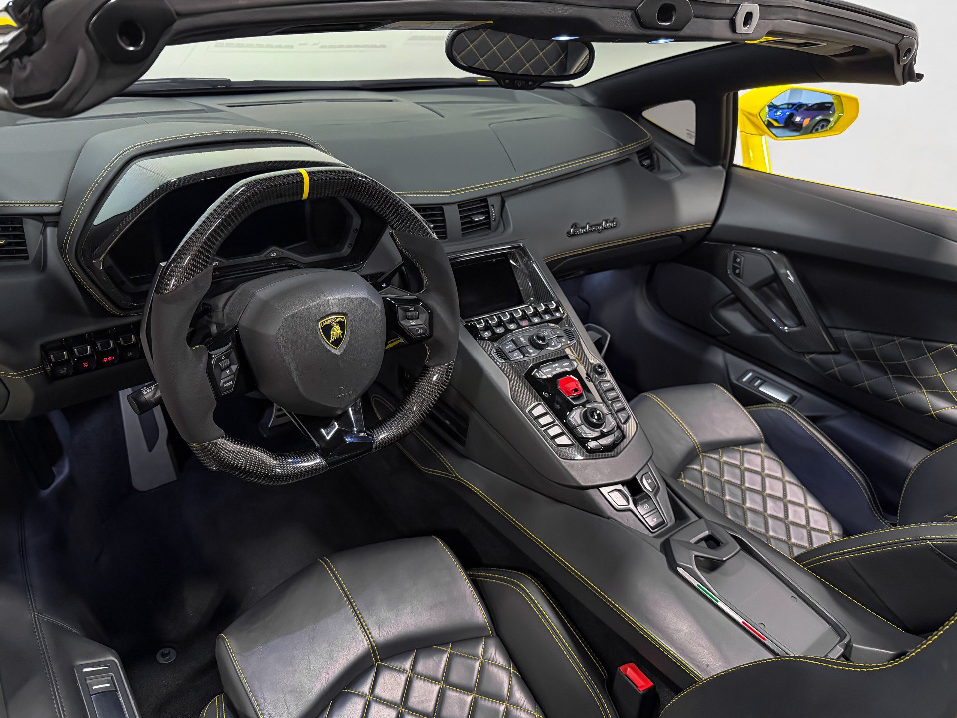 Used 2018 Lamborghini Aventador S AWD/4WD image 16