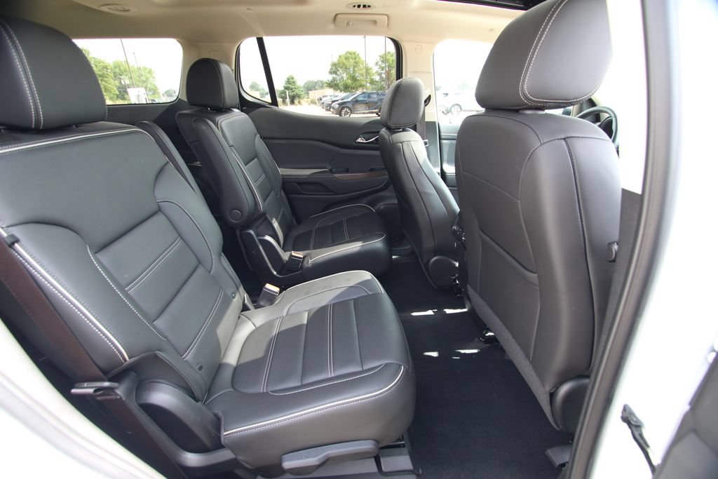Used 2023 GMC Acadia Denali w/ Denali Ultimate Package AWD/4WD image 9