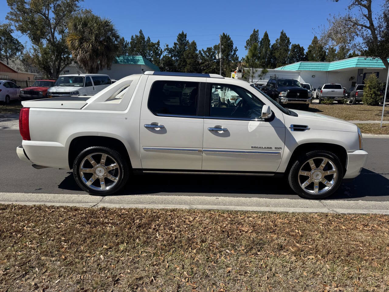 Used 2012 Cadillac Escalade EXT Premium image 6