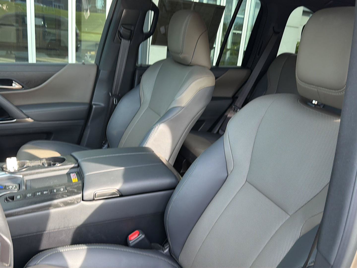 Certified 2025 Lexus LX 700h Overtrail AWD/4WD image 30