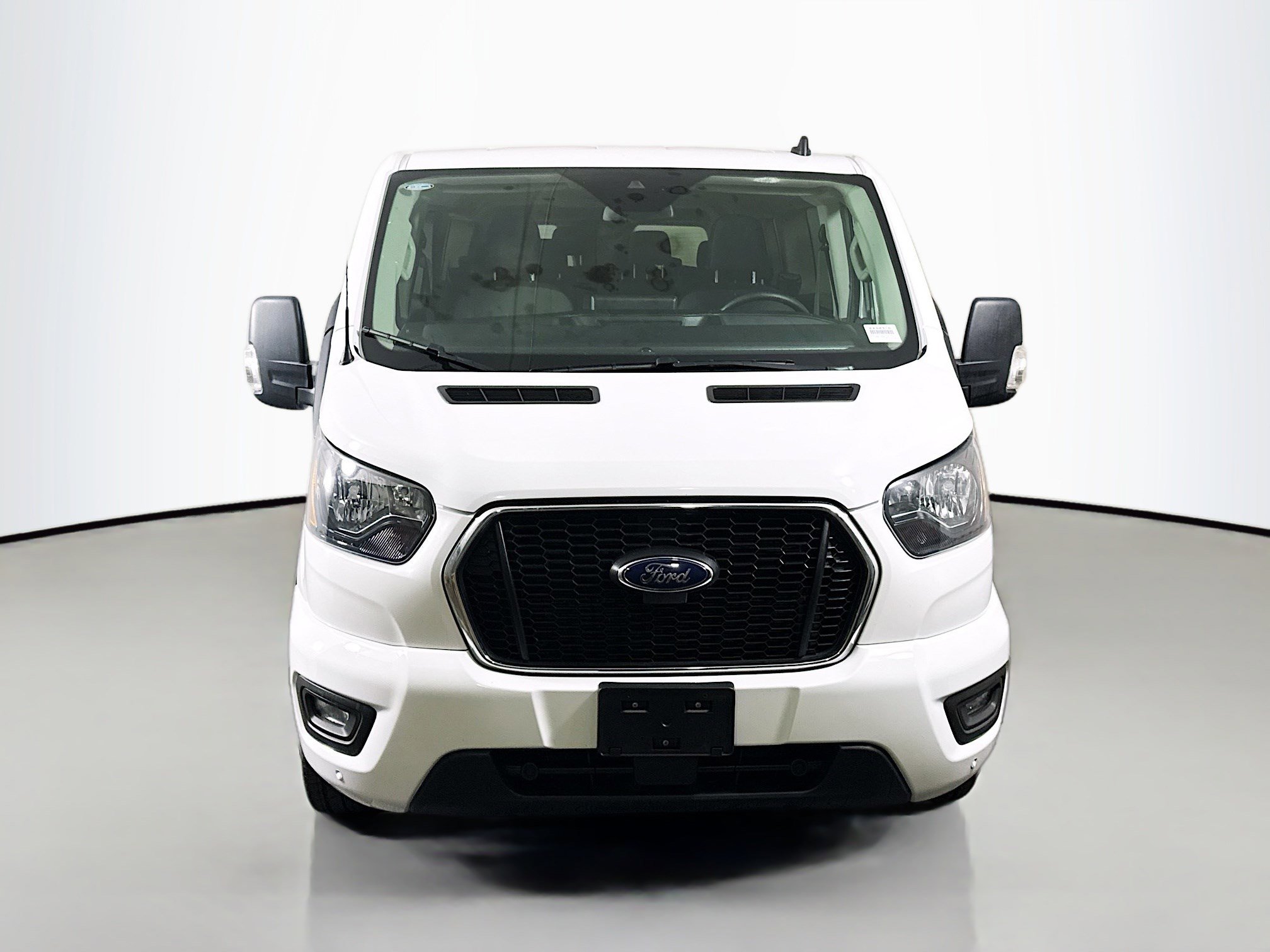 Used 2023 Ford Transit 350 XLT image 2