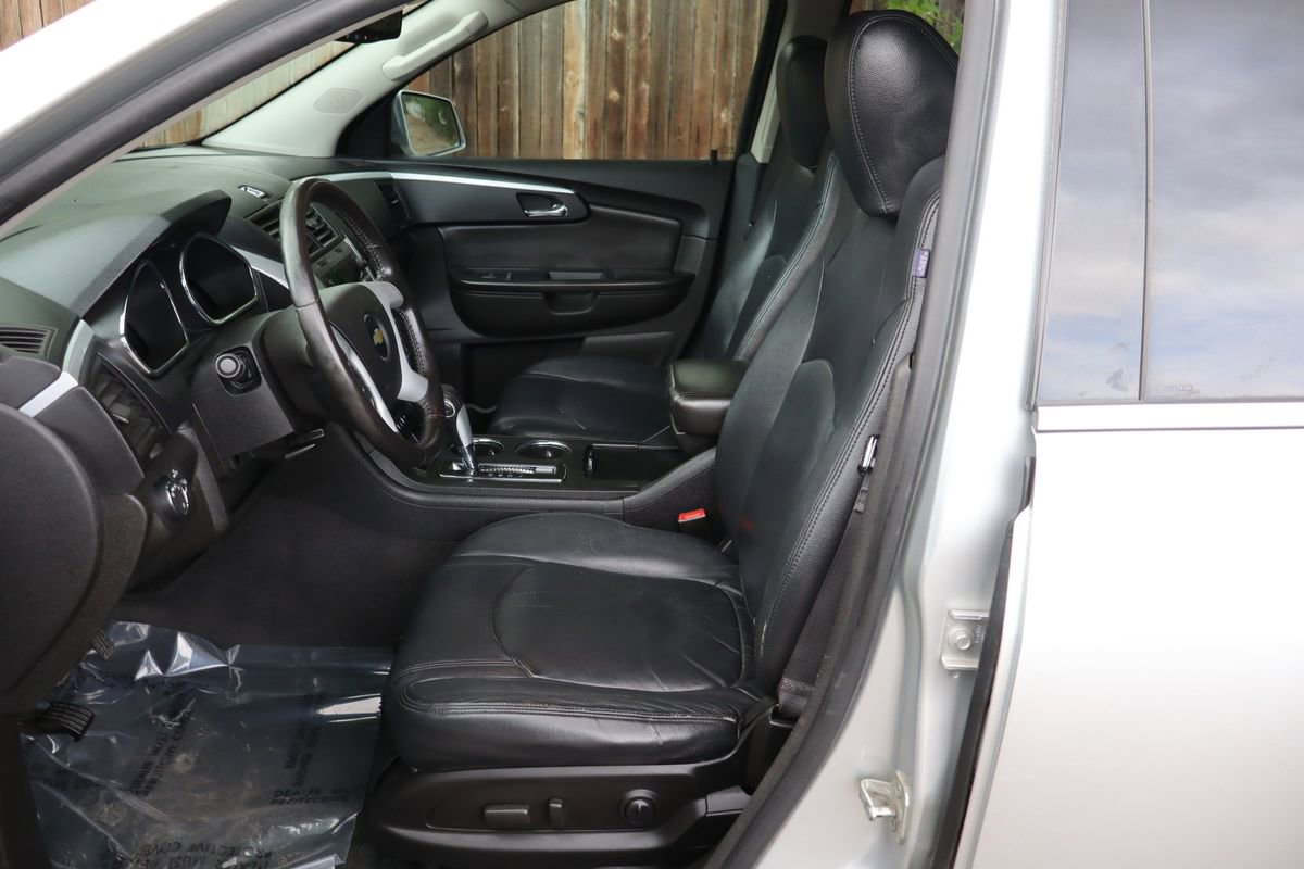 Used 2012 Chevrolet Traverse LT AWD/4WD image 19