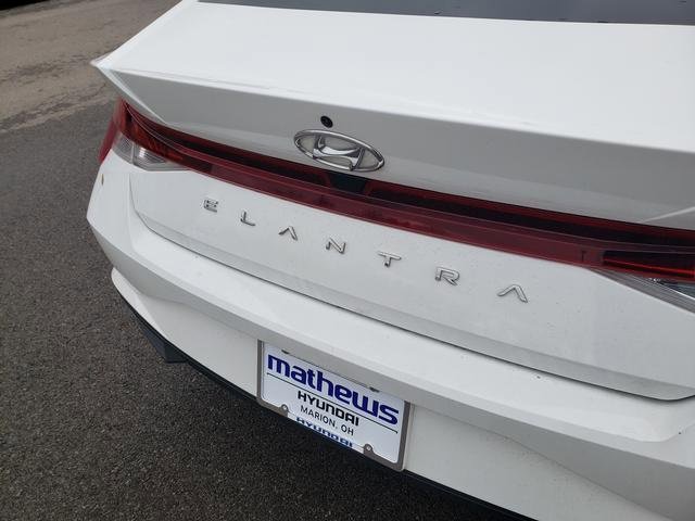 Used 2023 Hyundai Elantra SE w/ Winter Weather Package image 9