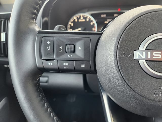 Used 2025 Nissan Pathfinder SL FWD image 29