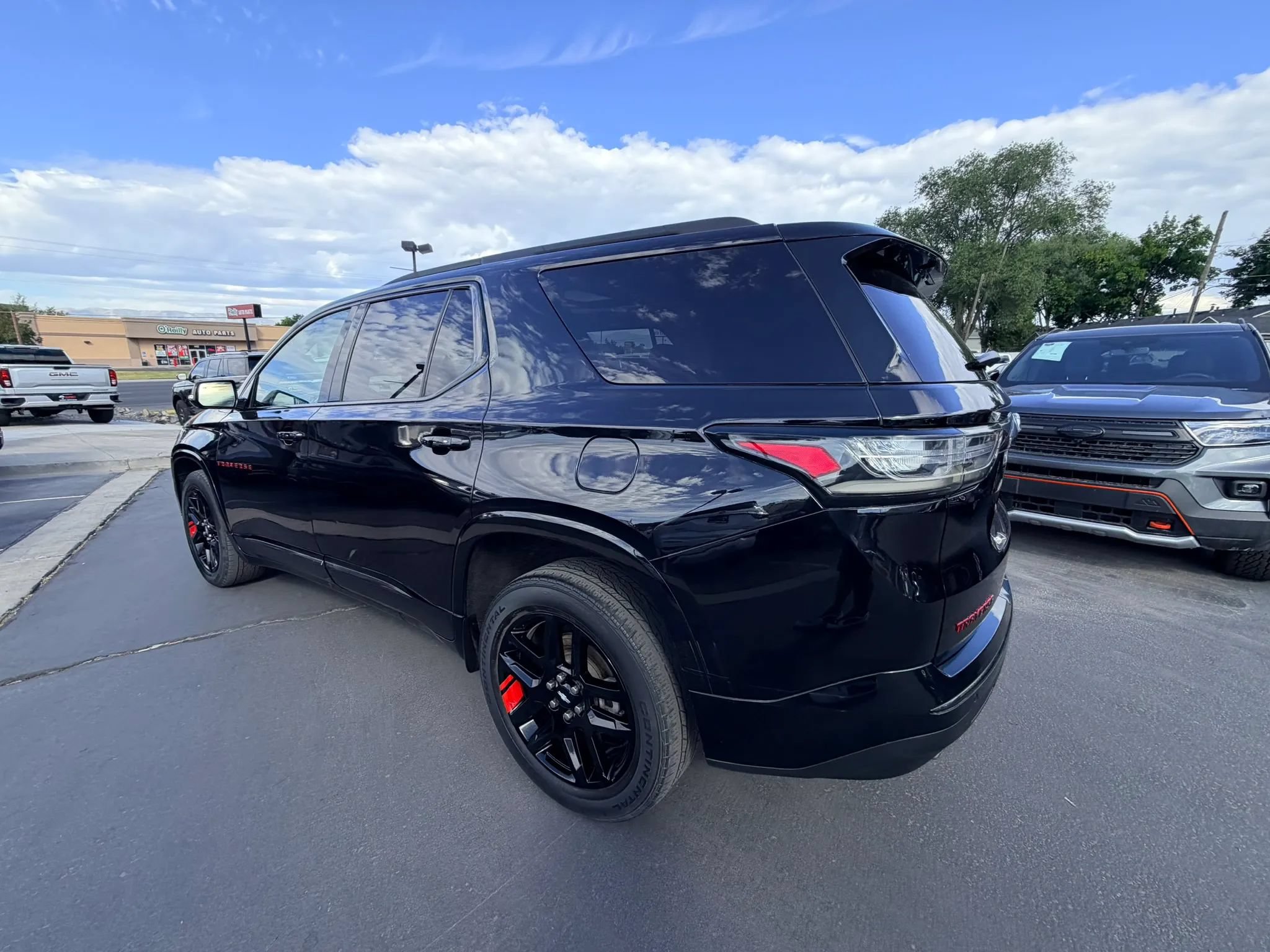 Used 2021 Chevrolet Traverse Premier w/ Redline Edition AWD/4WD image 6