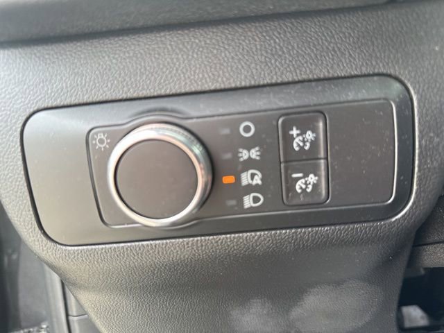 Used 2020 Ford Escape SE image 21