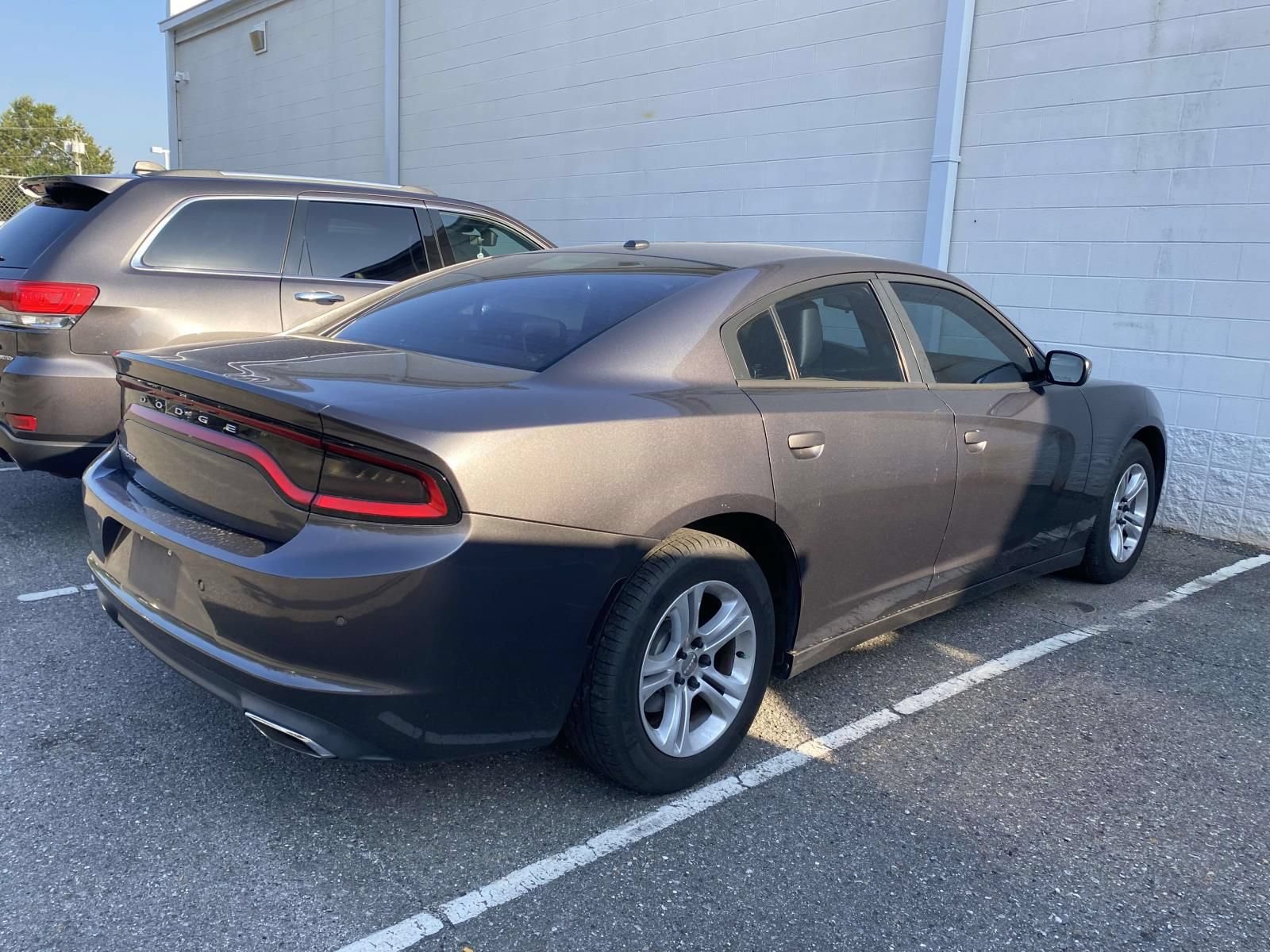 Used 2015 Dodge Charger SE w/ Popular Equipment Group RWD image 7