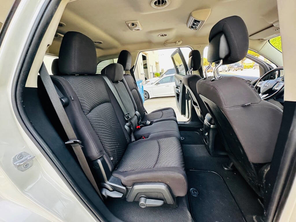 Used 2012 Dodge Journey SXT w/ Popular Equipment Group image 23