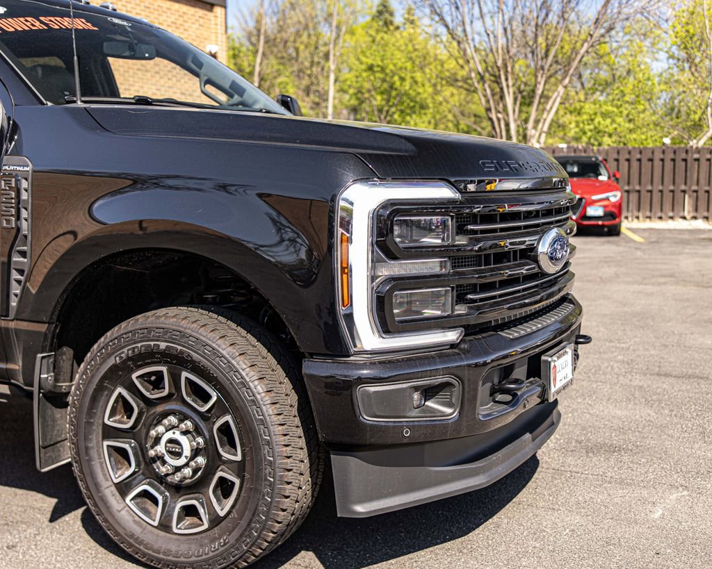 Used 2026 Ford F250 Platinum AWD/4WD image 3