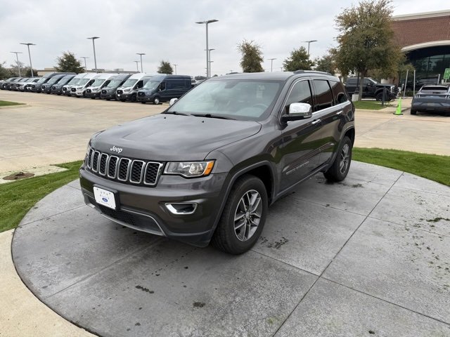 Used 2017 Jeep Grand Cherokee Limited image 3