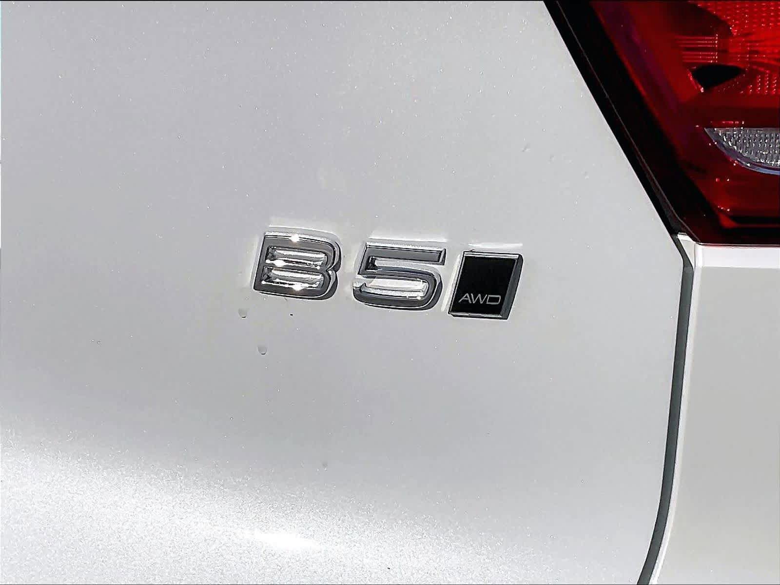 New 2026 Volvo XC40 B5 Plus w/ Protection Package Premier image 26