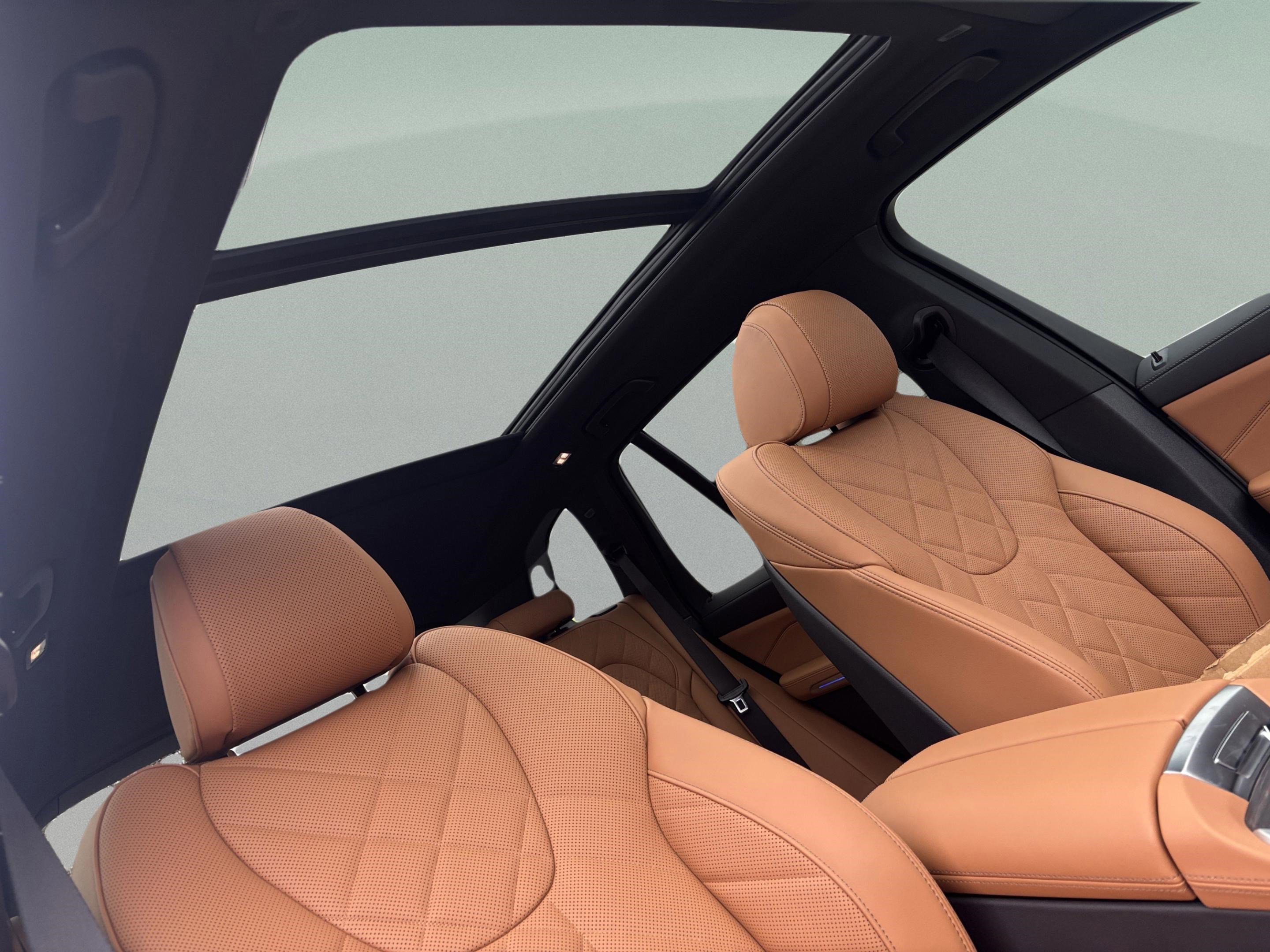 Used 2026 BMW X5 xDrive50e w/ M Sport Package image 33