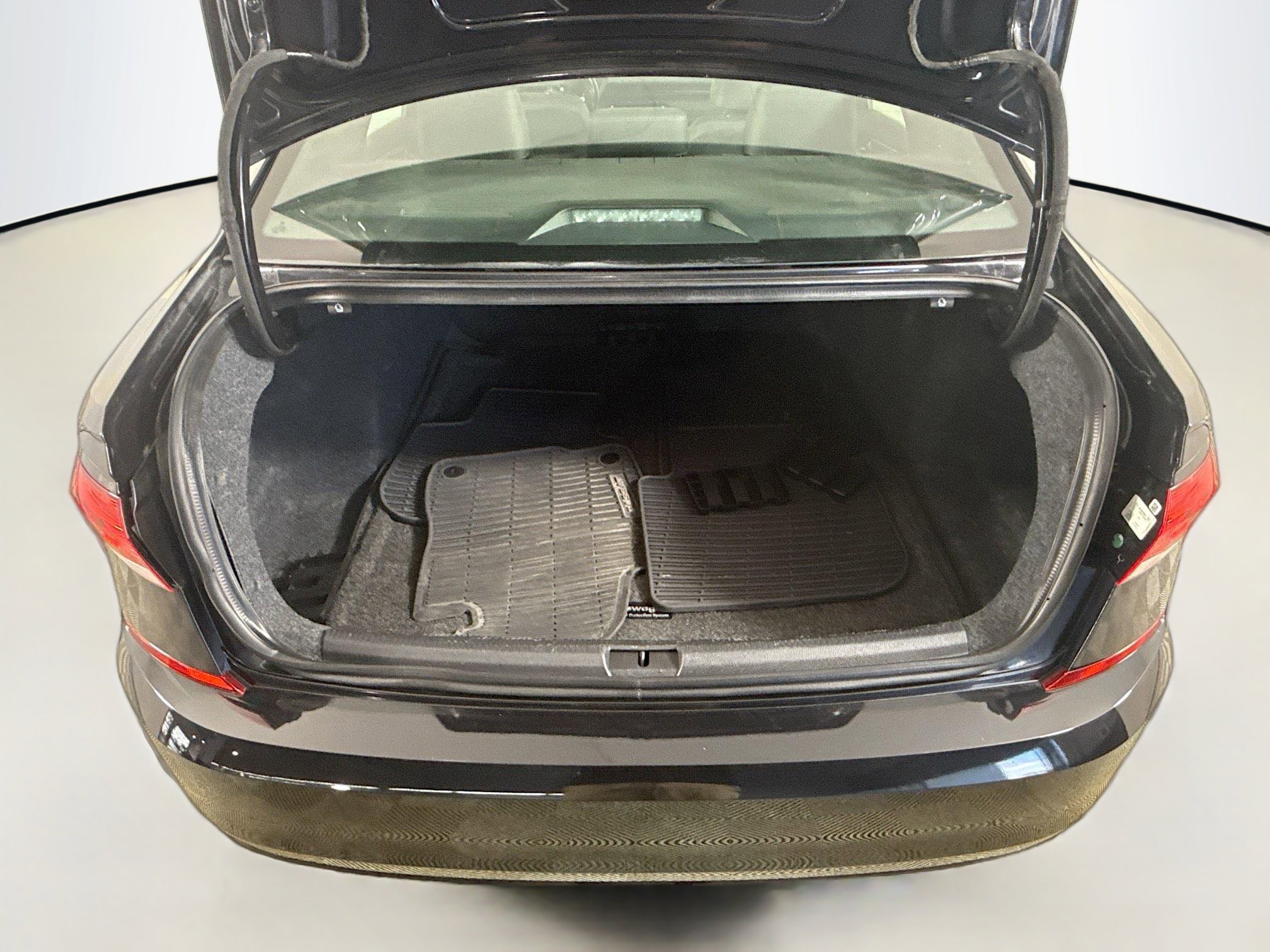 Used 2021 Volkswagen Passat 2.0T R-Line image 35