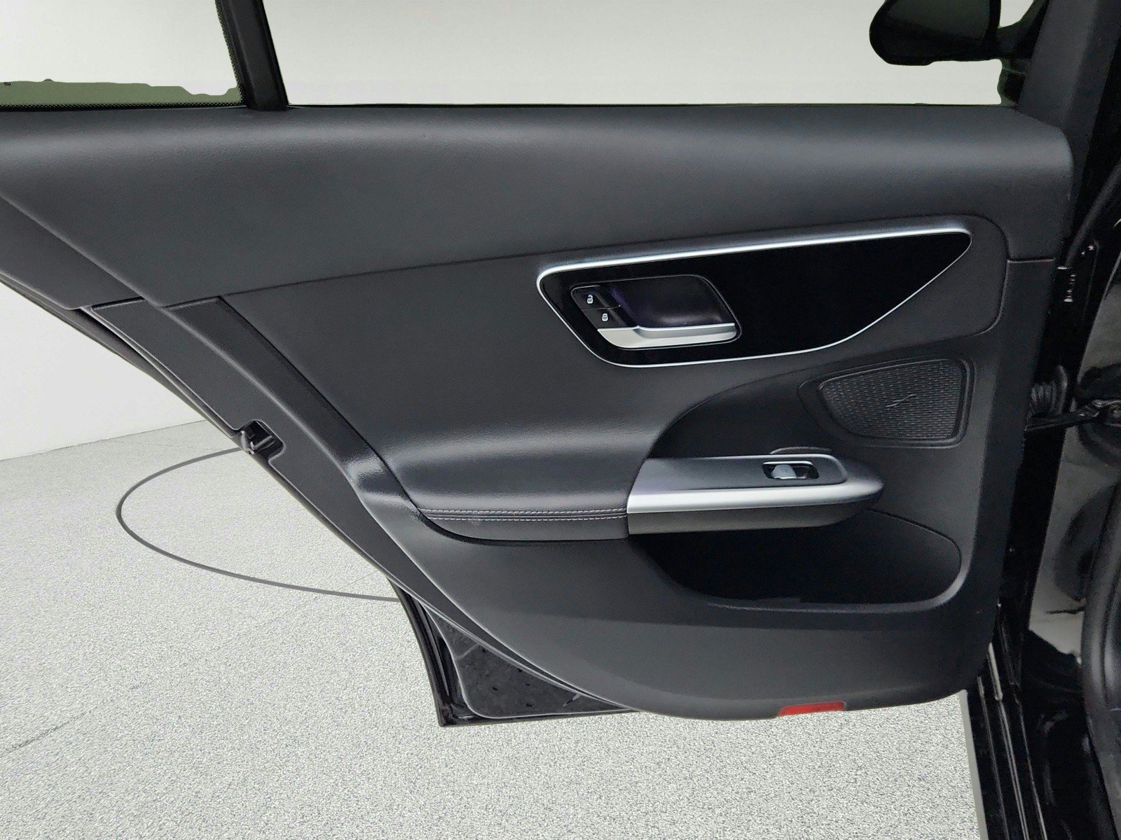 Used 2025 Mercedes-Benz C 300 Sedan image 31