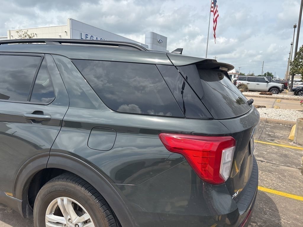 Used 2024 Ford Explorer XLT w/ Equipment Group 202A RWD image 11