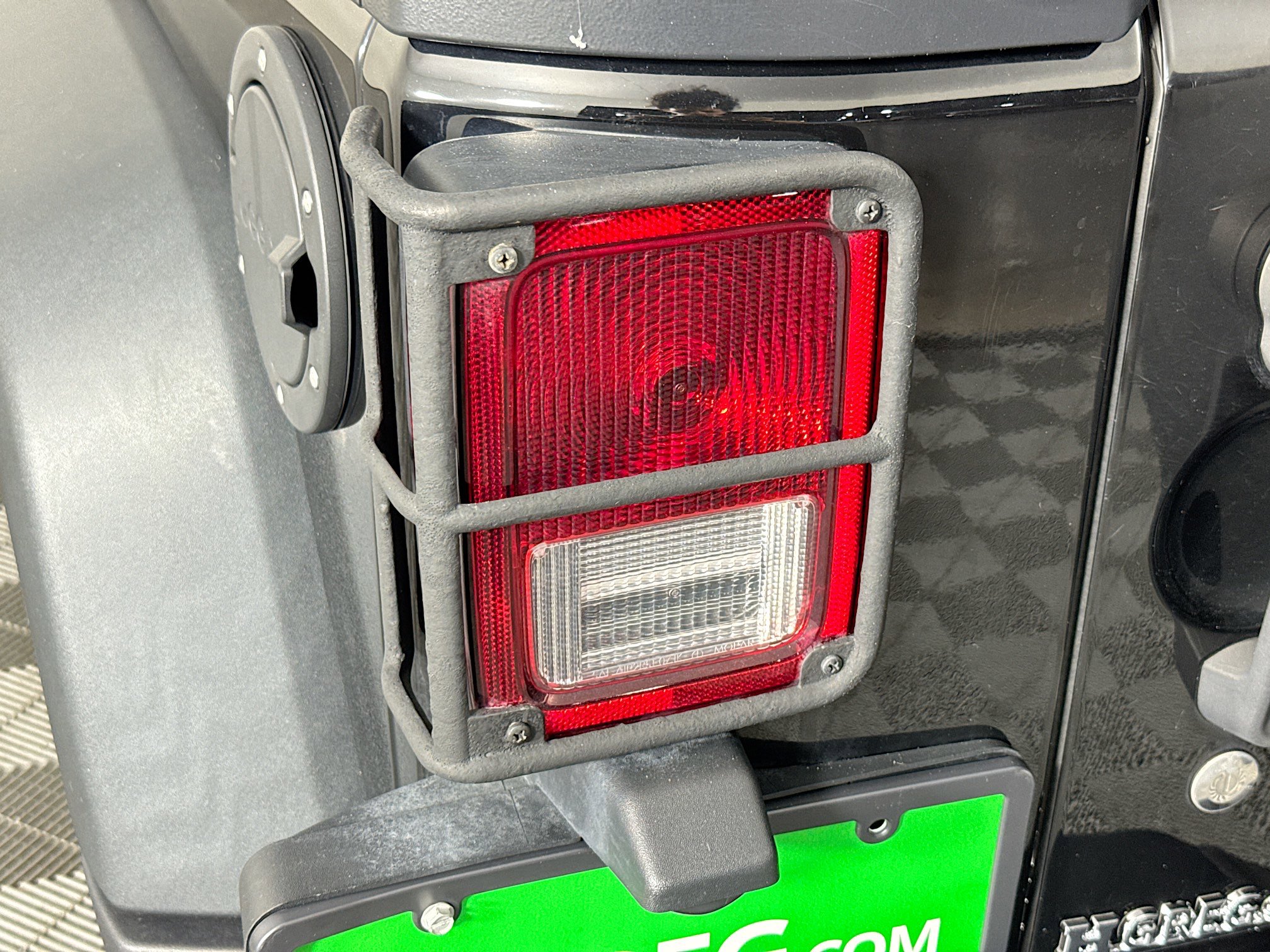 Used 2018 Jeep Wrangler Unlimited Rubicon w/ Connectivity Group image 33