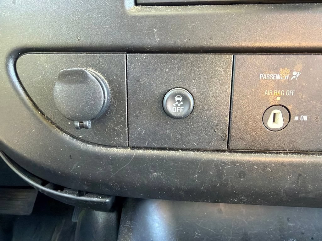 Used 2022 Chevrolet Express 2500 w/ Driver Convenience Package RWD image 23