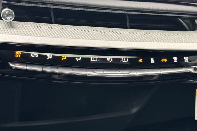 New 2026 Cadillac Optiq Luxury 1 image 21