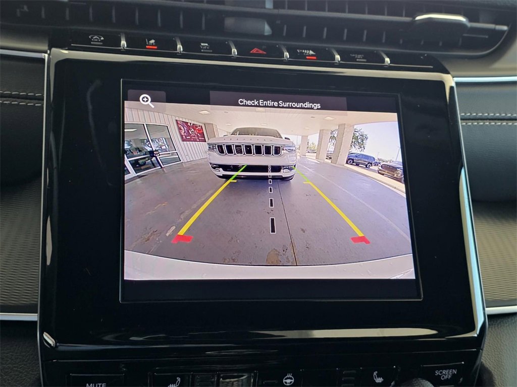 New 2025 Jeep Grand Cherokee L Altitude image 15