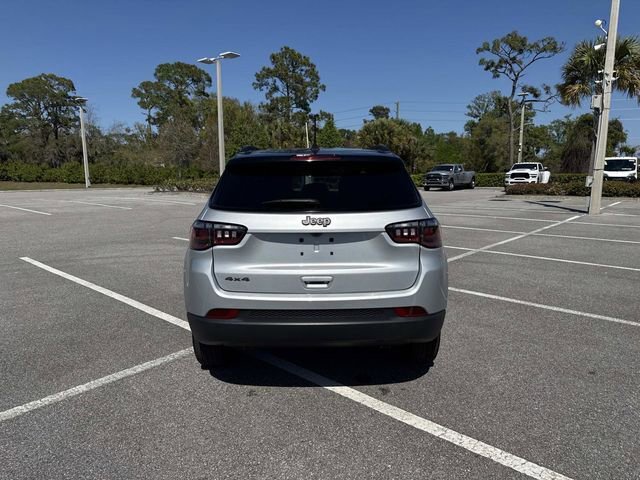 Used 2024 Jeep Compass Latitude w/ Altitude Special Edition image 4