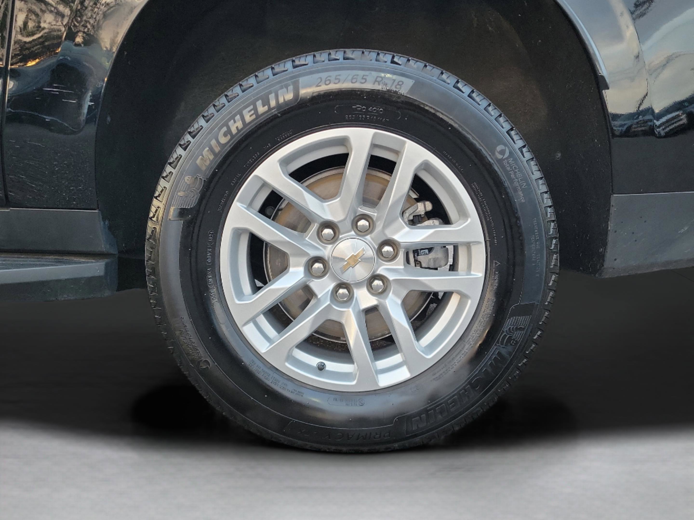 Used 2024 Chevrolet Suburban LT image 7