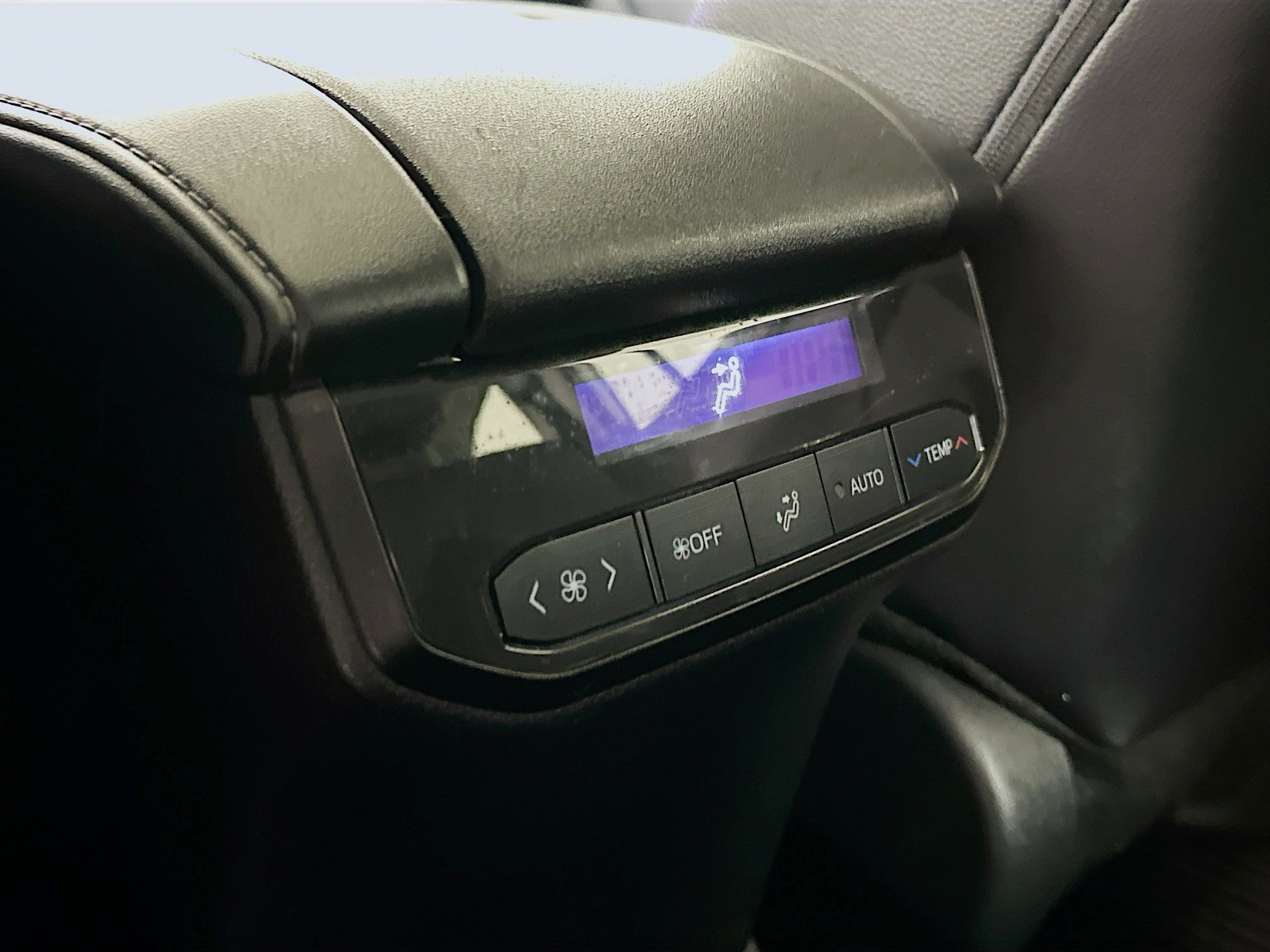 Used 2024 Toyota Highlander XLE image 28