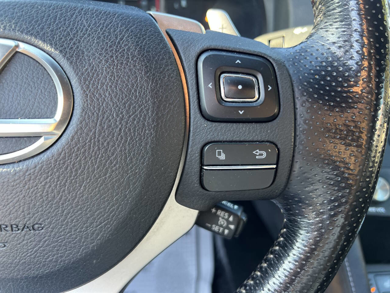 Used 2016 Lexus RC 200t image 22