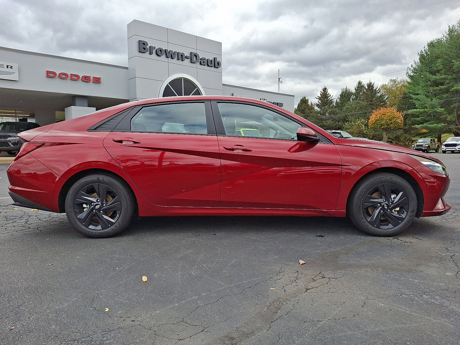 Used 2023 Hyundai Elantra Blue w/ Preferred Accessory Package image 7