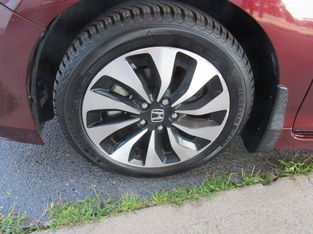 Used 2017 Honda Accord Touring image 5