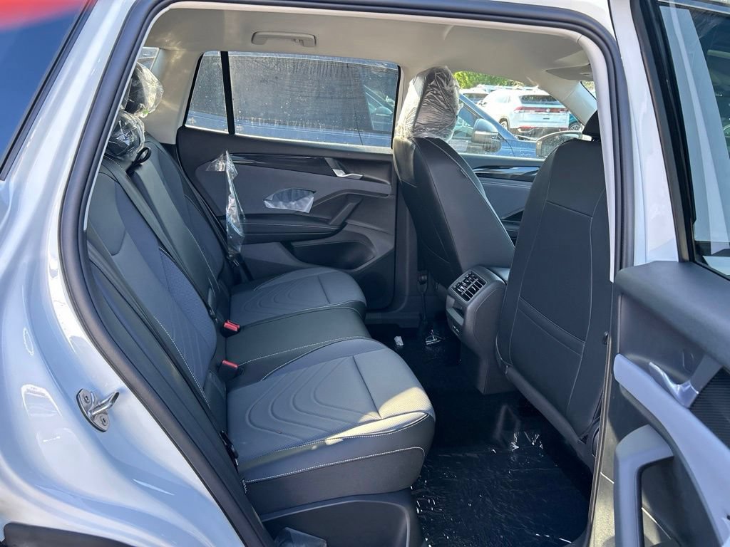 New 2026 Volkswagen Tiguan SE FWD image 44